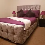Gorgeous Home 4 Bedrooms W Parking