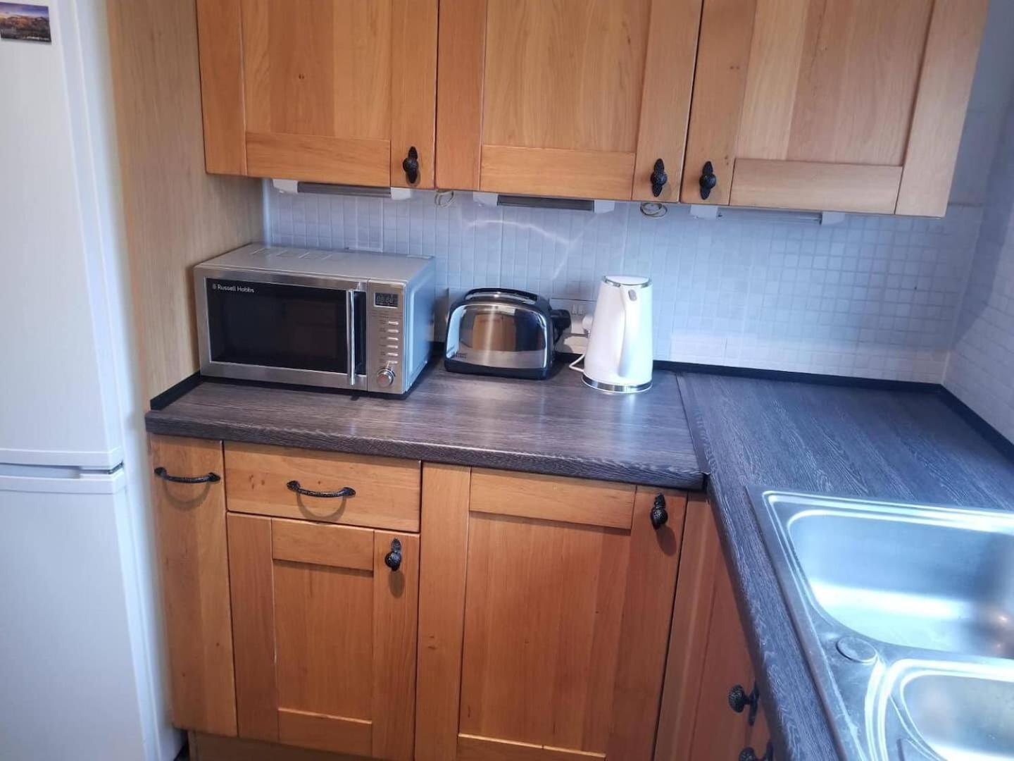 Gorgeous 4 Bedrooms W Parking * Reading
