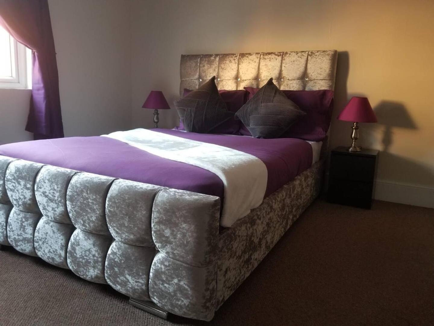Gorgeous 4 Bedrooms W Parking Holiday home