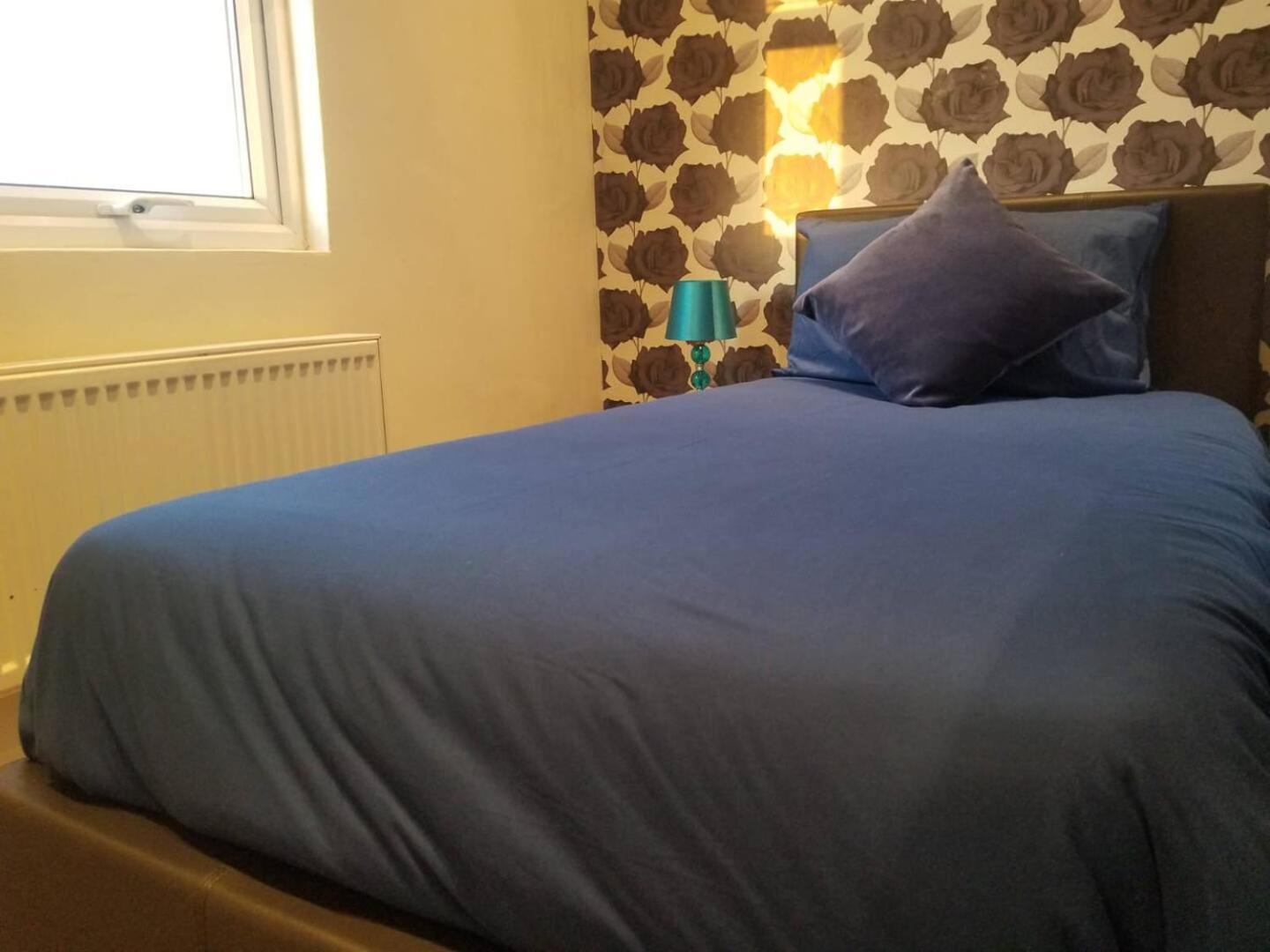 Gorgeous 4 Bedrooms W Parking Holiday home *